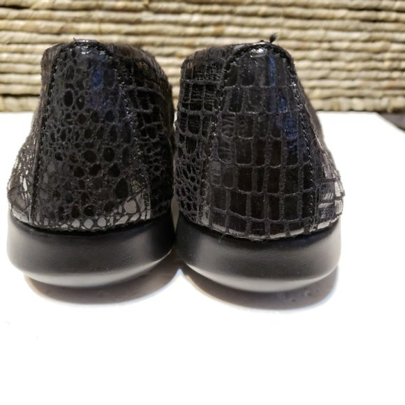 Aerosoles Army Soft Embossed Croc Design Size 9.5 - Picture 4 of 8